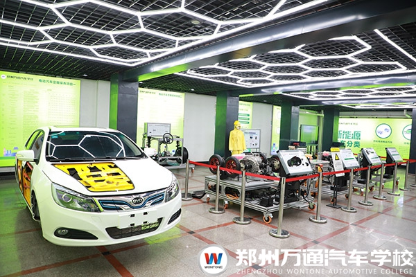 學新能源汽車技術，前景開闊未來可期