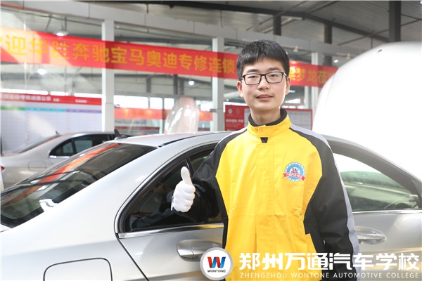 新生故事|何家輝：興趣所在，對汽車技術充滿熱愛!