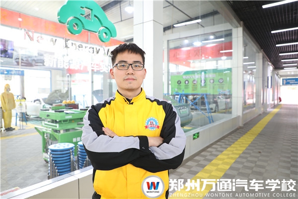 新生故事|丁巖：國家大力支持的行業，選它準沒錯!