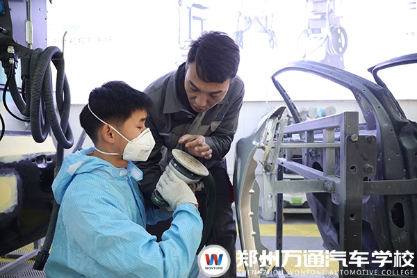 【初中生分流】提前擇校學技術，不擠中考“獨木橋”!