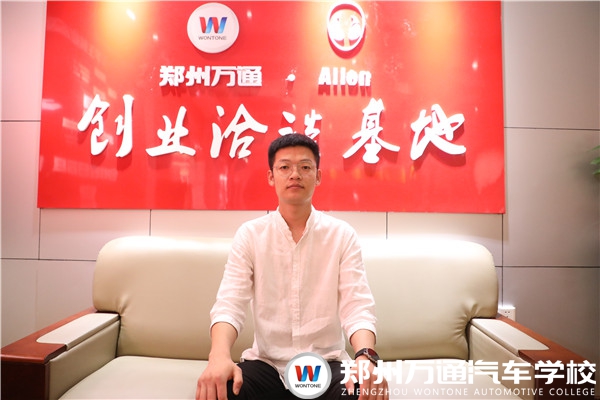 畢業學子潘小義|好溝通+高情商+會管理，成長顯而易見