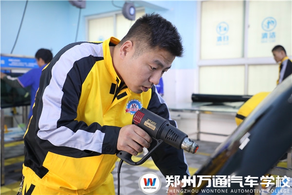 學習汽車美容技術，創業的不錯選擇