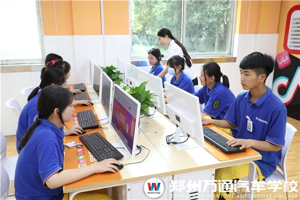 2022春季預報名 | 專業推薦：電子商務與新媒體運營
