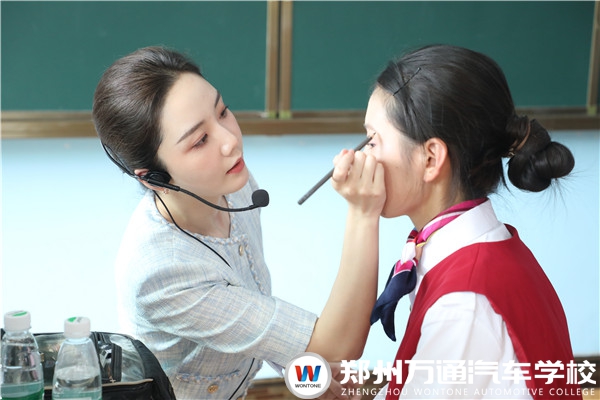企業(yè)導師面對面 | 乘務員“完美形象”是這樣塑造的！
