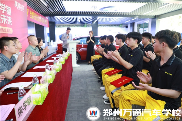鄭州萬通&靚車牛人崗前強(qiáng)化定向班開班！