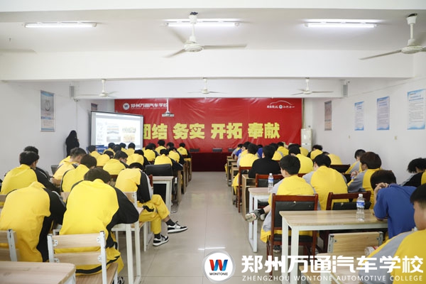 企業聯動啟新程 | 鄭州萬通校園宣講會掀起就業熱潮