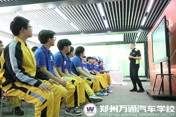 行業大咖陳中老師到校助力學子在汽車美容行業打好突圍戰