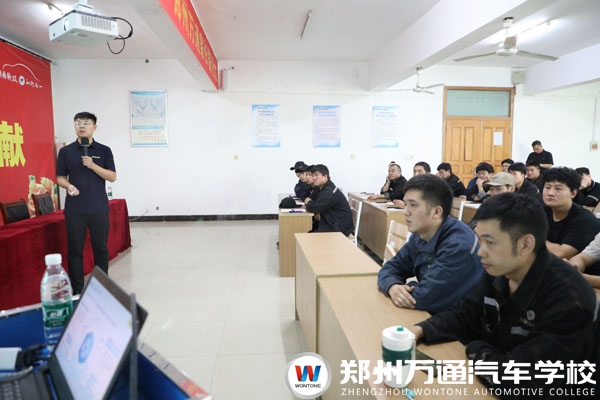 焊接技能人才的新機(jī)遇！安徽中聯(lián)重科來(lái)鄭州萬(wàn)通定向招聘焊接學(xué)員