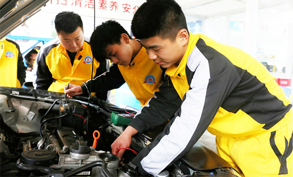鄭州萬通汽車學(xué)校_實(shí)訓(xùn)實(shí)戰(zhàn)
