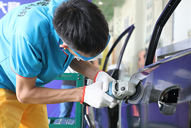 汽車鈑金